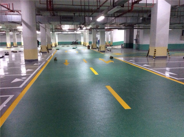 天冷了，也會干擾到停車場環(huán)氧地坪施工的進(jìn)程