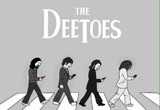 低頭族與手機(jī)與環(huán)保地坪漆施工公司三者有何關(guān)系？