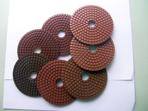 自流平地坪涂料施工時如何避免磨片消耗過快？